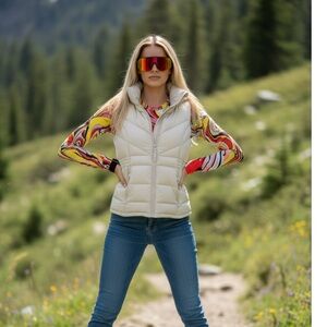 Athleta  Down Cream Puffer Vest